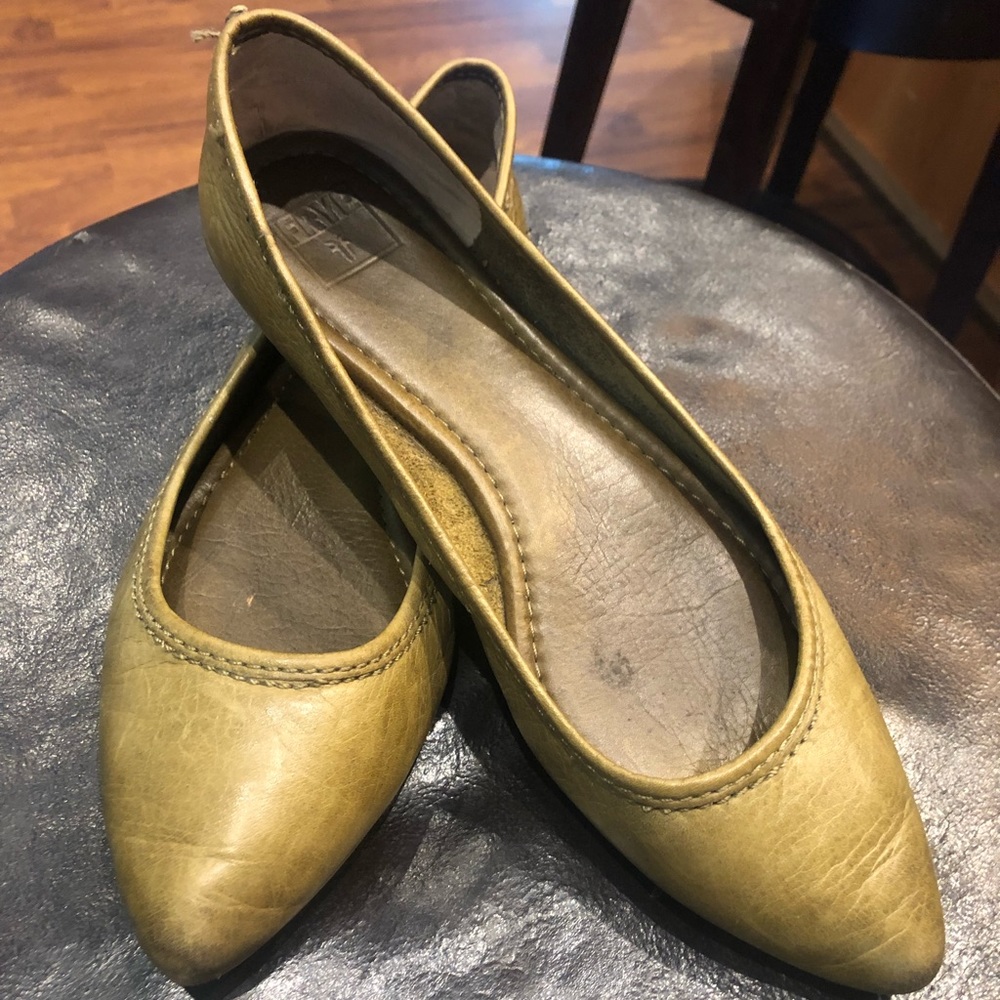 Frye flats